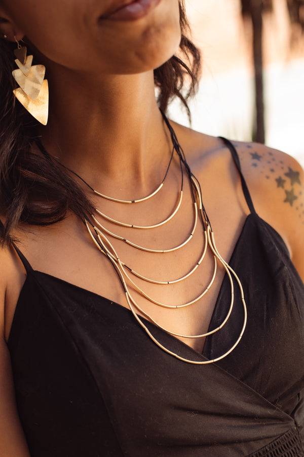 Collar Cuero Barras de Oro